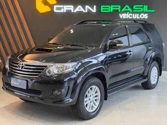TOYOTA HILUX SW4 3.0 SRV 4X4 16V TURBO INTERCOOLER DIESEL 4P AUTOMÁTICO